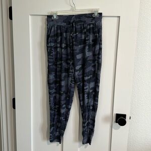 Zenana Women's M Camouflage Slouchy Jogger Pants Gray Black Casual Loungewear